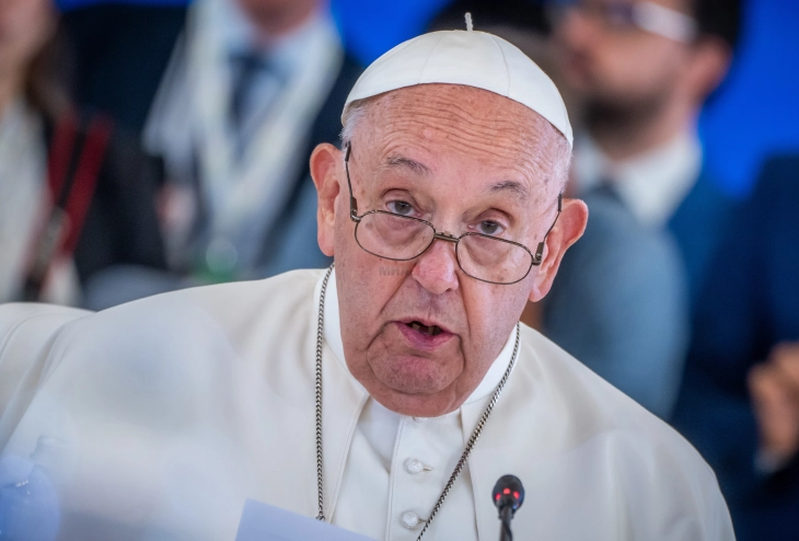 Papa Françesku paralajmëroi për rreziqet e inteligjencës artificiale në takimin e G7