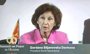 Siljanovska-Davkova në samitin paqësor për Ukrainën: Kompromiset me të drejtën dhe parimet ndërkombëtare mund ta komprometojnë paqen evropiane dhe botërore