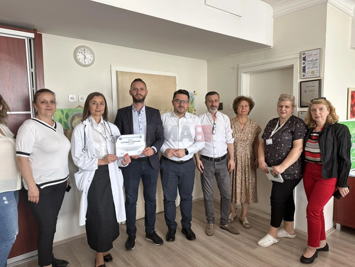 Klinika e Fëmijëve në Shkup ka marrë çertifikatë për cilësinë në punë nga vlerësuesit e jashtëm