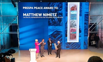 Marrëveshja e Prespës para dhe pas në fokus të Konferencës ndërkombëtare për paqen dhe zhvillim të qëndrueshëm në Athinë, Nimici merr Çmimin për paqe “Prespa”