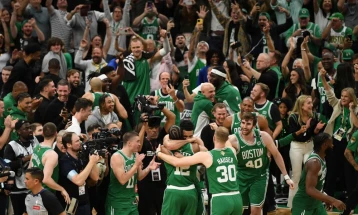 Бостон ги надмина Лејкерси и постави нов рекорд за најмногу титули во НБА