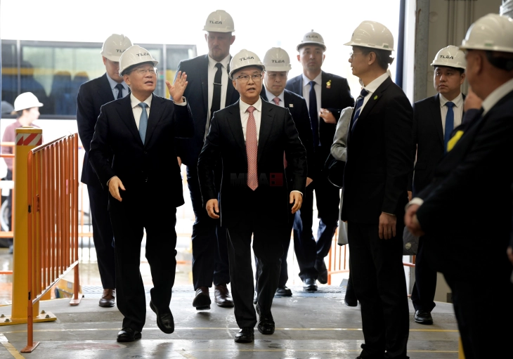 Vizitën në Australi, kryeministri kinez e përfundoi me një vizitë në rafinerinë e litiumit