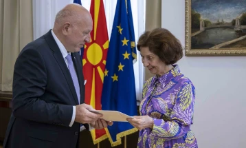 Takim i Presidentes Siljanovska Davkova me ambasadorin polak Kshishtof Gzhelçik