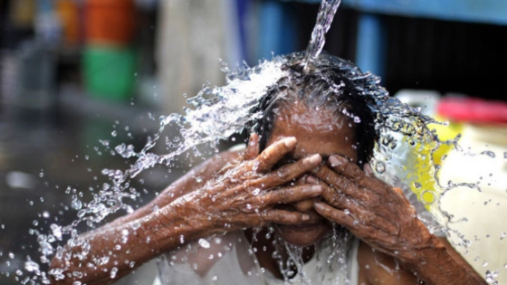 Најмалку сто жртви во последните три и пол месеци поради топлотниот бран во Индија