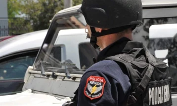 Косовец уапсен на аеродромот во Тирана во обид да прошверцува оружје и муниција