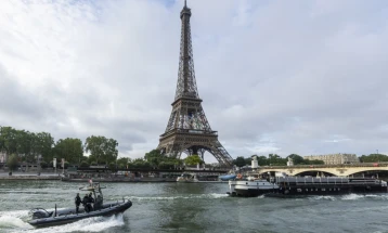 Примероците од водата во реката Сена засега не ги исполнуваат стандардите за олимписките натпреварувања