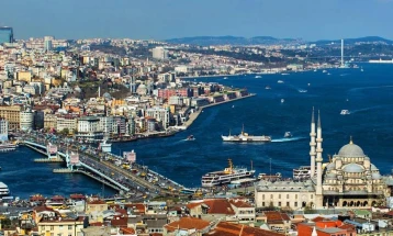 Над еден милион странци живеат во Истанбул, од кои половина се Сиријци под привремена заштита
