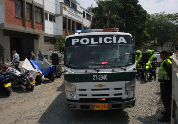 Три лица го загубија животот, а девет се повредени во експлозија на автомобил-бомба во Колумбија
