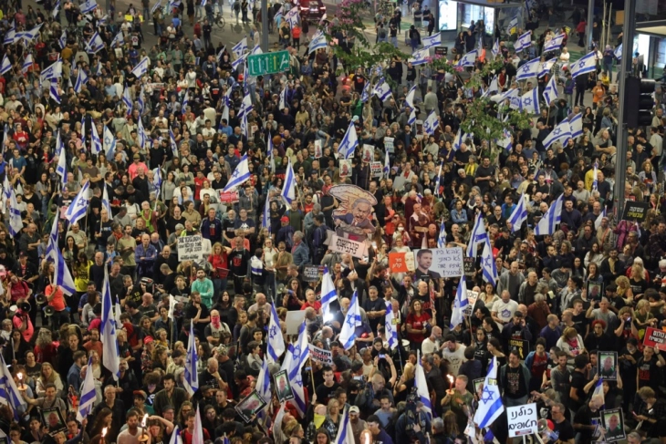 Dhjetëra mijëra izraelitë protestuan duke kërkuar zgjedhje dhe kthimin e pengjeve