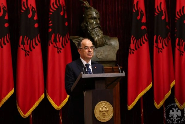 Албанскиот претседател Бегај во посета на Косово