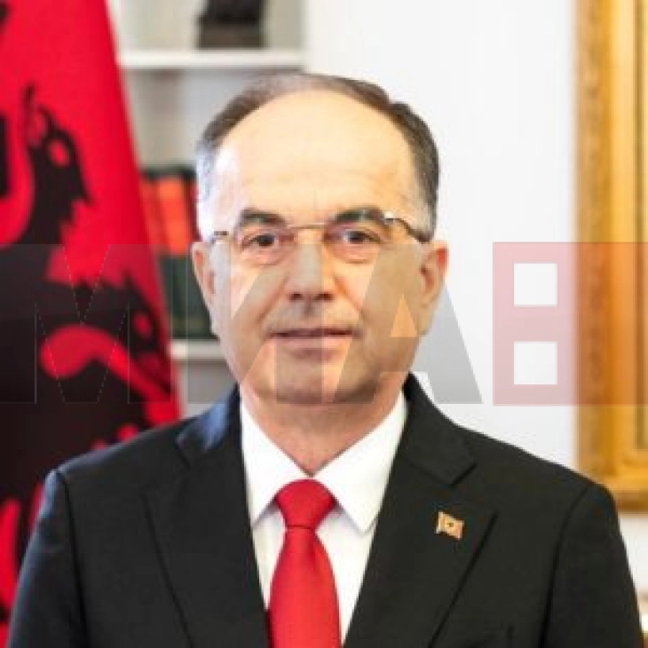 Presidenti Bajram Begaj shpallet Qytetar Nderi i Deçanit në Kosovë