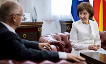 Presidentja Siljanovska Davkova e priti ambasadorin sllovak, Henrik Markush