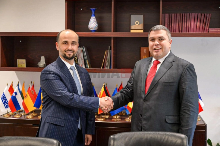 Orhan Murtezani e mori detyrën si ministër për Çështje Evropiane