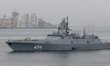 Stërvitje ushtarake e një anije ruse në Oqeanin Atlantik