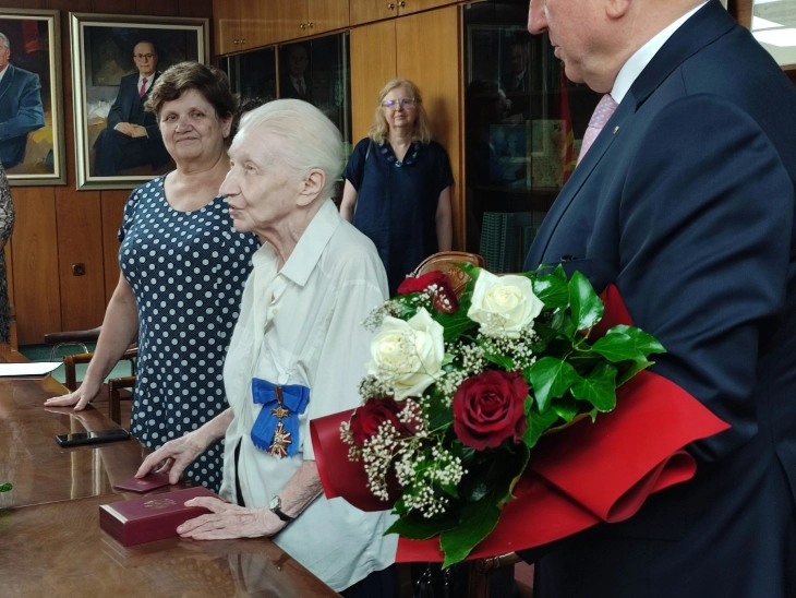 Академик Зузана Тополињска одликувана со Орден за заслуги на Република Полска