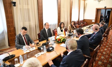 Средба на претседателот Гаши со делегација на баварскиот Парламент