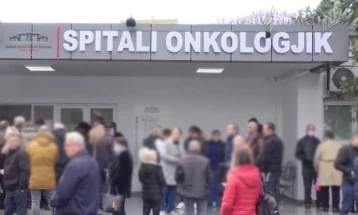За скандалот на Клиниката за онкологија во Тирана притворени седум лица