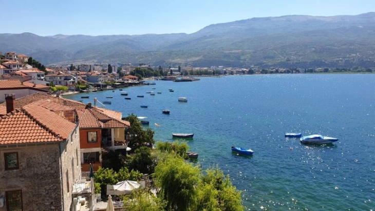 Shpëtohet turisti anglez i cili ra nga shkëmbi në Liqenin e Ohrit (PLT)