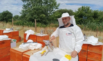 Триесет семејства добија пчели и пчеларска опрема, донација од ТИКА