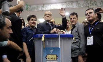 Единствениот реформски кандидат води на претседателските избори во Иран
