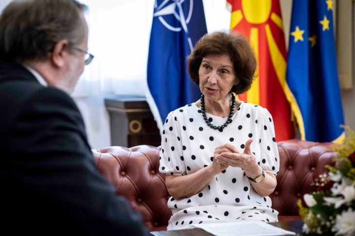 Средба на Сиљановска Давкова со шпанскиот амбасадор: Шпанија е наш важен партнер во рамки на НАТО, ОН и ОБСЕ и поддржувач на аспирациите за членство во ЕУ