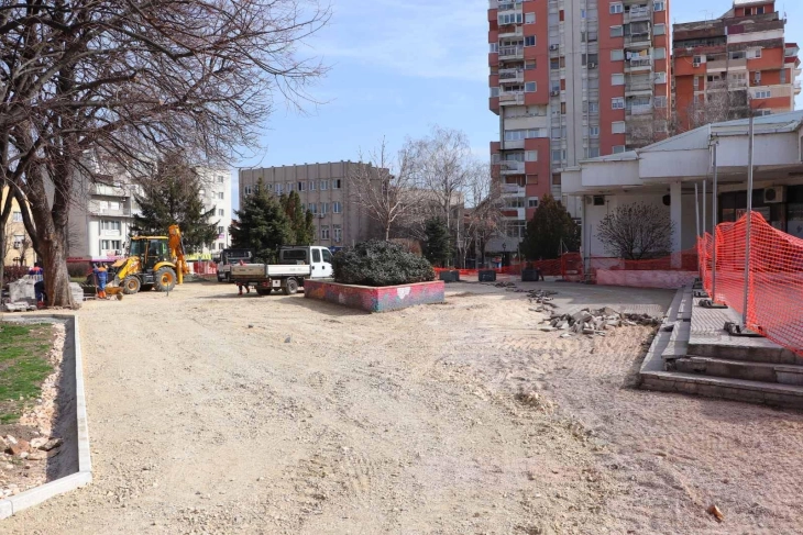 Реконструкцијата на малиот градски плоштад во Куманово во застој, ќе се гради и атмосферска канализација