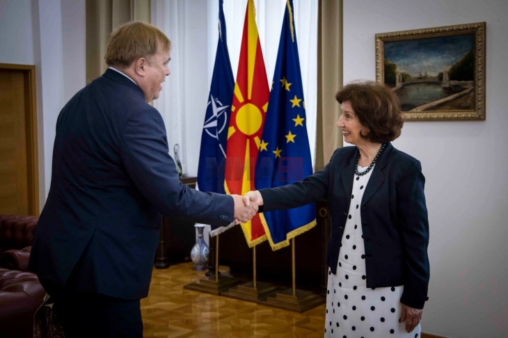 Presidentja Siljanovska Davkova ka pritur ambasadorin çek, Jaroslav Ludva