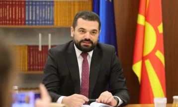 Lloga: Askush nuk mund t’ua ndalojë qytetarëve shqiptarë të RMV-së përdorimin e flamurit të tyre kombëtar e aq më pak Dimitrievski