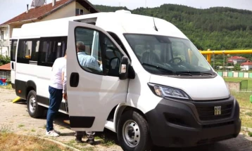 Дневниот центар за лица со посебни потреби во Македонска Каменица доби наменско возило