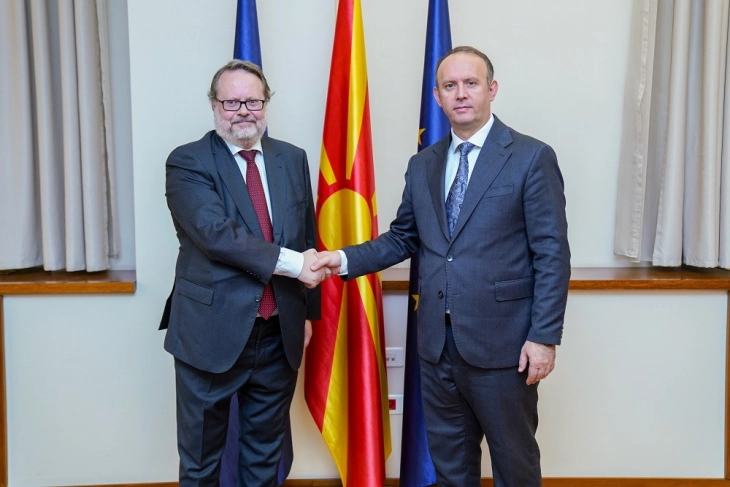 Takimi i kryetarit të Kuvendit Gashi me ambasadorin spanjoll, Garsia