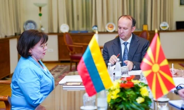 Гаши се сретна со литванската амбасадорка Дамбраускиена