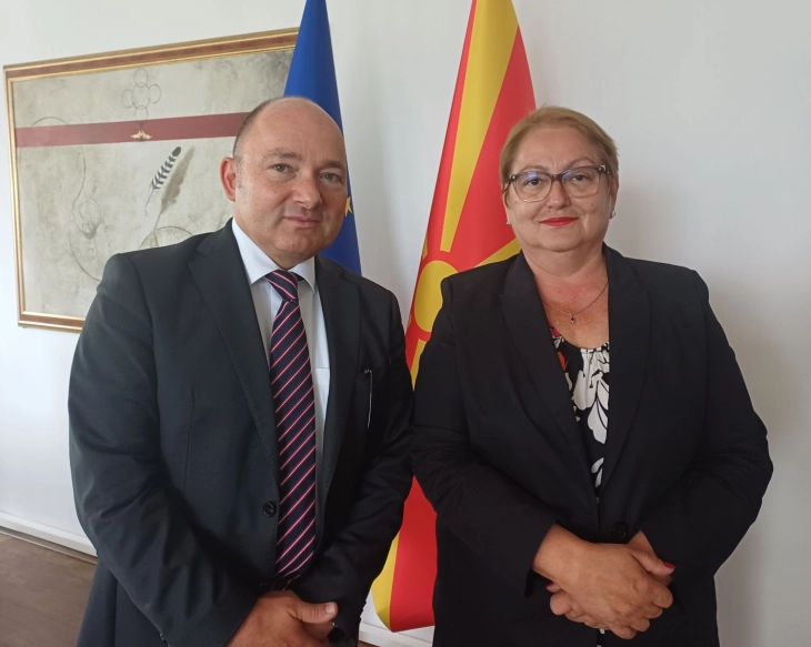 Education Minister Janevska meets Ambassador Pammer  