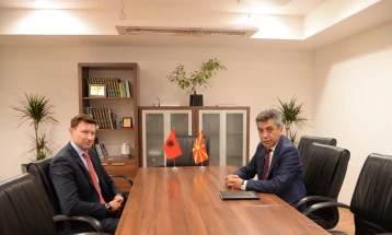Takim i ministrit Mexhiti me ambasadorin e Shqipërisë Meidani