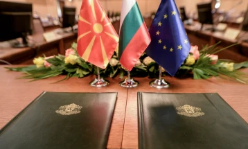 Сиљаноска Давкова: Илузија е ако некој мисли дека кога ќе ги запишеме Бугарите во Преамбулата ќе тргне преговарачкиот процес 