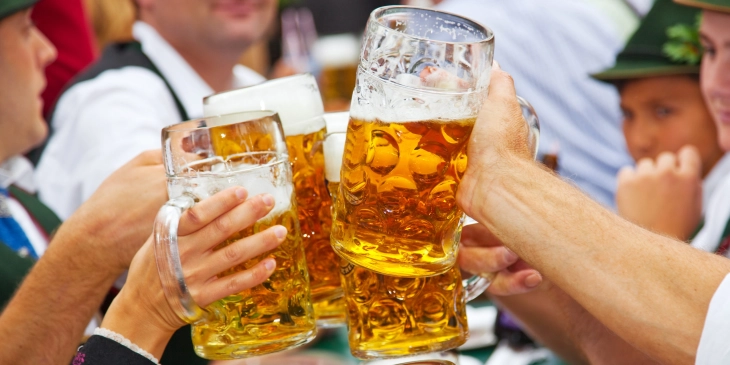 Beer price at Germany's Oktoberfest exceeds €15 for first time