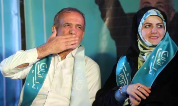 Новиот ирански претседател е кардиолог, син на Азер и Курдка, и ги поддржува сите малцинства во земјата