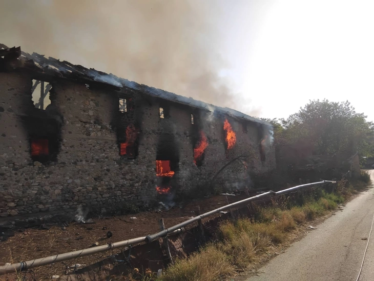 Zjarri kaploi një objekt në Krushevicë të Rosomanit