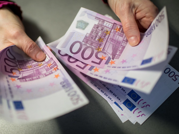 ЕК препорача постапка против седум членки на ЕУ поради „прекумерен дефицит“ 