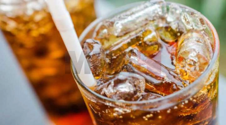 Данокот на шеќер за безалкохолни пијалаци ја намали потрошувачката на шеќер во Велика Британија