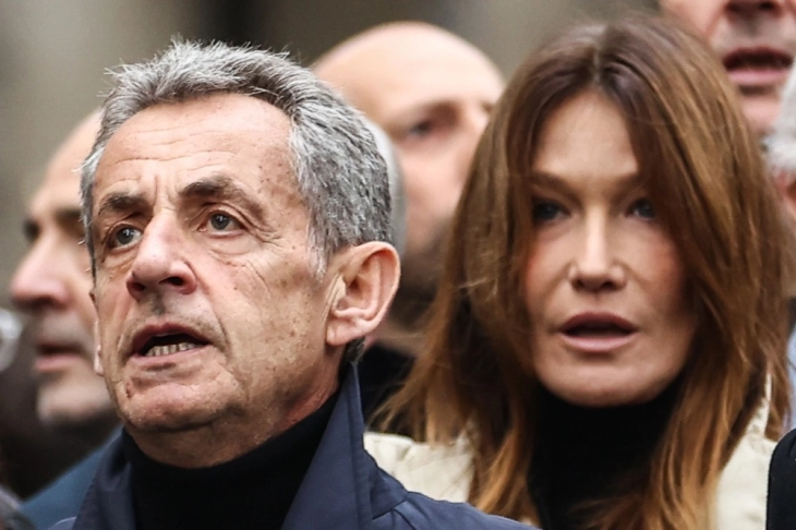 Истрага против сопругата на поранешниот претседател на Франција, Карла Бруни