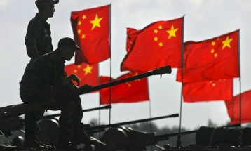 Kina i hodhi poshtë akuzat e NATO-s për mbështetje të luftës ruse në Ukrainë
