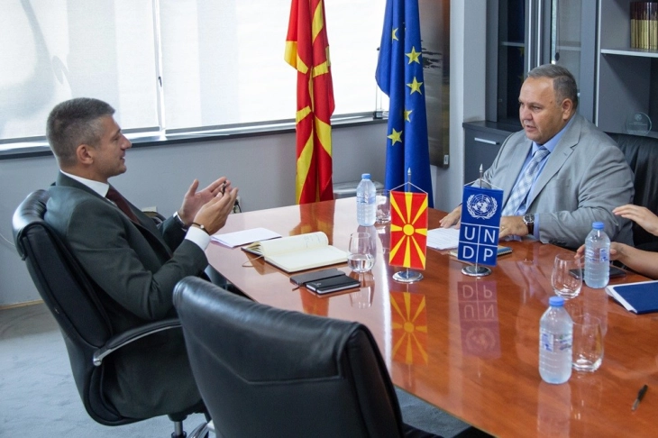 Министерот Перински се сретна со Армен Григорјан, постојан претставник на УНДП