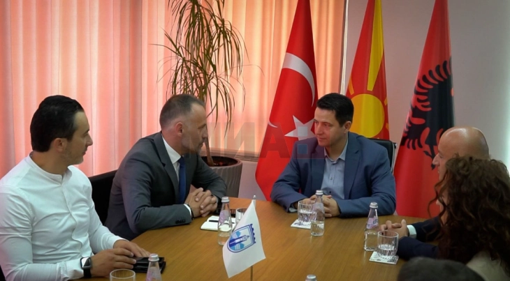 Kryetari Limani takon zëvendëskryeministrin Fetai: Komuna e Gostivarit shembull i transparencës dhe qeverisjes së mirë