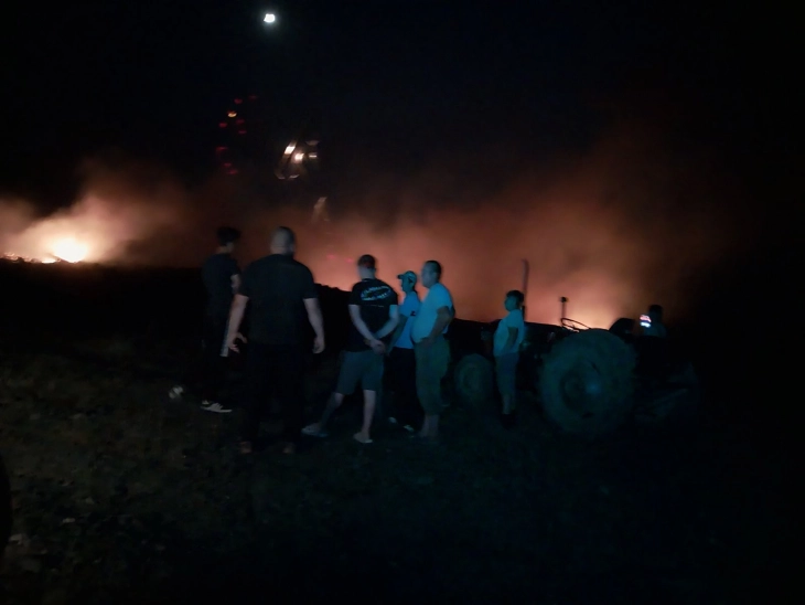 Активен пожарот на планината Серта во штипскиот регион, нема опасност по селата Драгоево и Селце