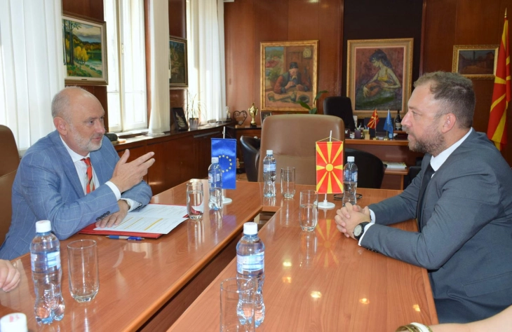 Culture Minister Ljutkov meets EU Ambassador Geer