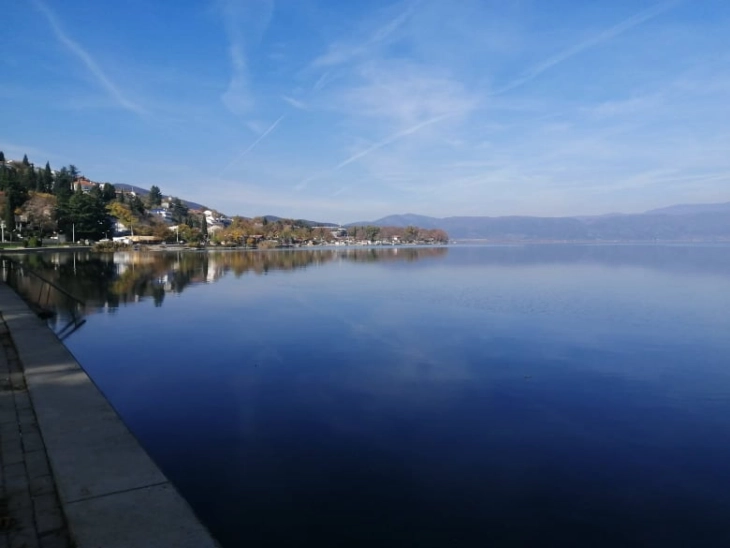 Uji në Liqenin e Dojranit 32 gradë Celsius