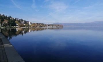 Uji në Liqenin e Dojranit 32 gradë Celsius