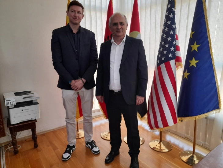 Ambasadori shqiptar Meidani për vizitë në Dibër