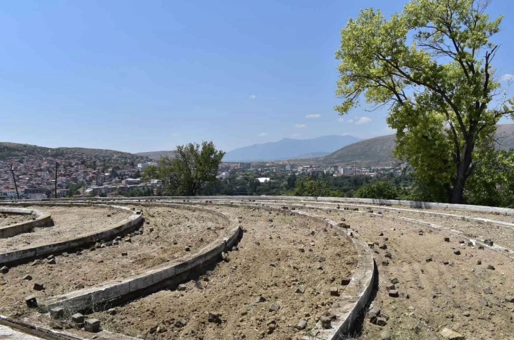 Започнаа градежните активности околу Спомен костурницата од НОВ во Велес