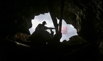 Të paktën pesë persona humbën jetën nga shembja e një miniere ari në Kenia